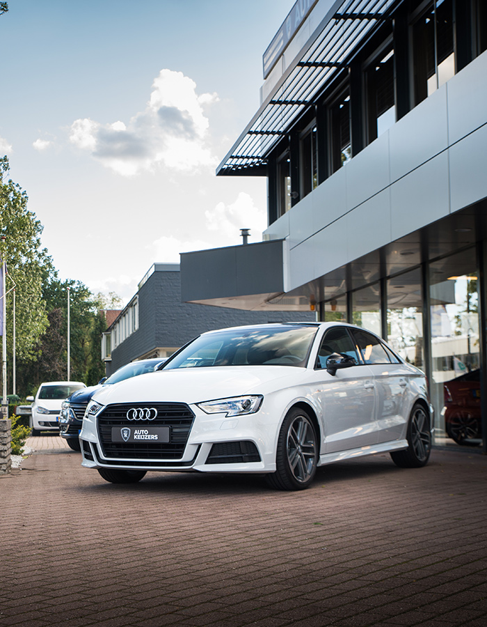 Wij-hebben-uw-droomauto-in-de-showroom-staan